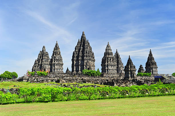 Legenda Candi Prambanan dan 5 Mitosnya - Gramedia Literasi