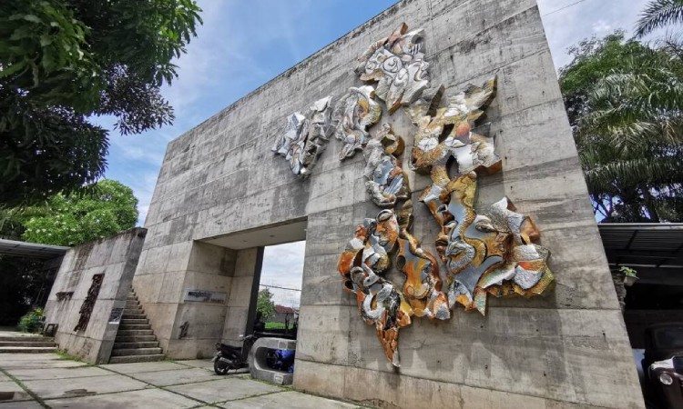 Berkunjung ke Sangkring Art Space, Sumber: travelspromo.com
