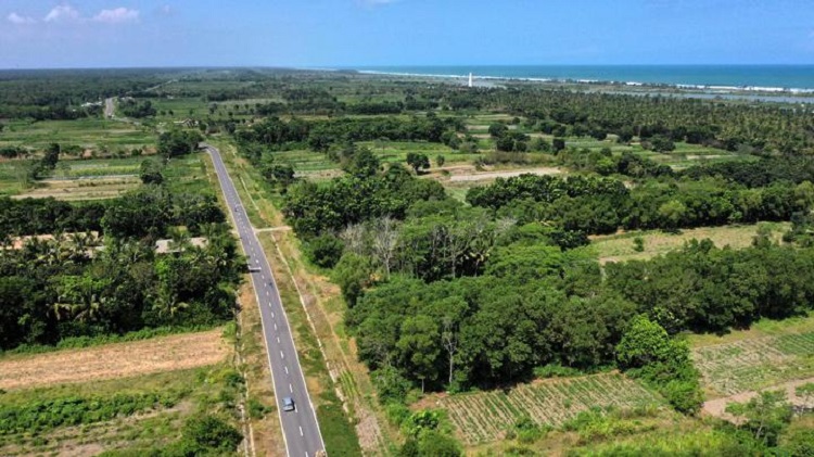 Jalur lintas selatan Jogja dengan pemandangan yang indah, Sumber: bisnis.tempo.co