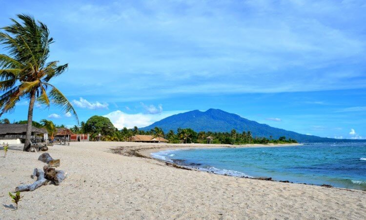 Keindahan Pantai Balongan Indah, sumber coworking.co.id