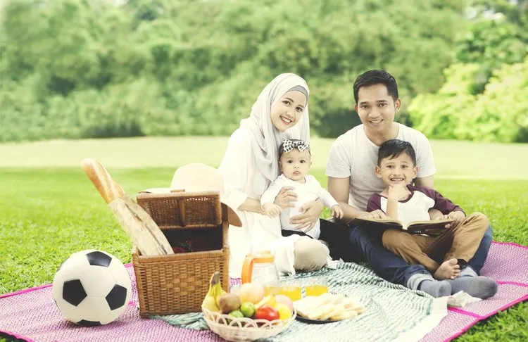 Liburan bersama keluarga, sumber parentingislam.id