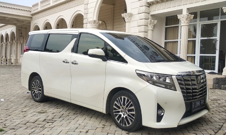 Toyota Alphard, Sumber: lifepal.co.id